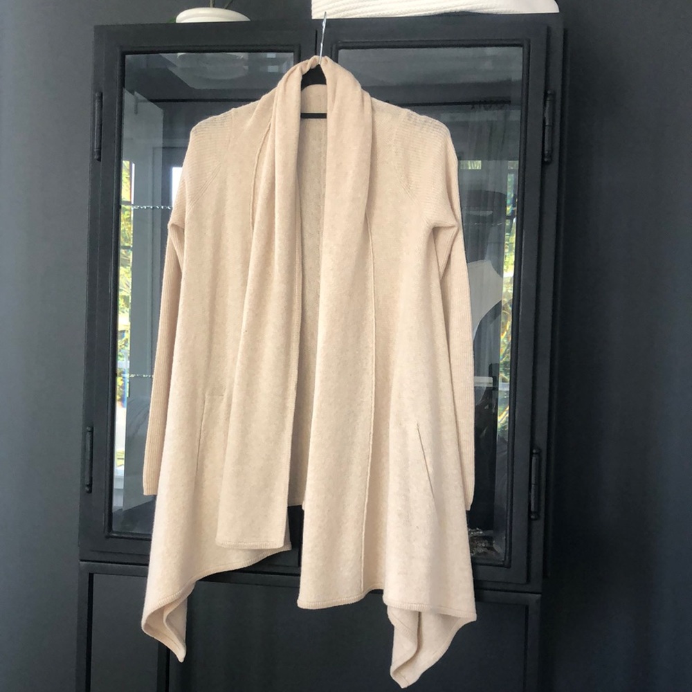 Vince waterfall cardigan with pockets.